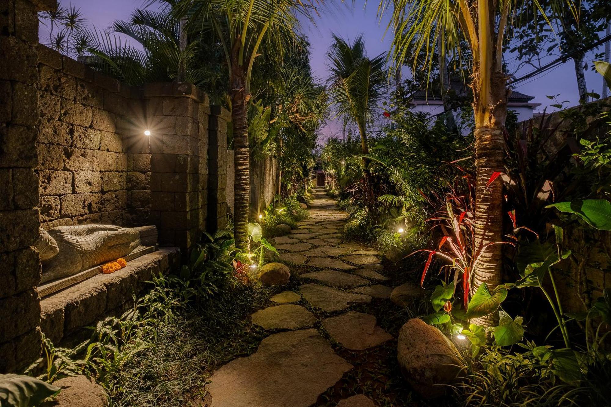 Uddhara Ubud Villa Exterior photo