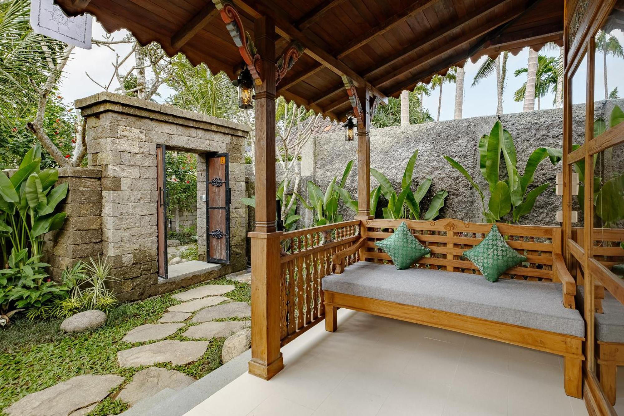 Uddhara Ubud Villa Exterior photo