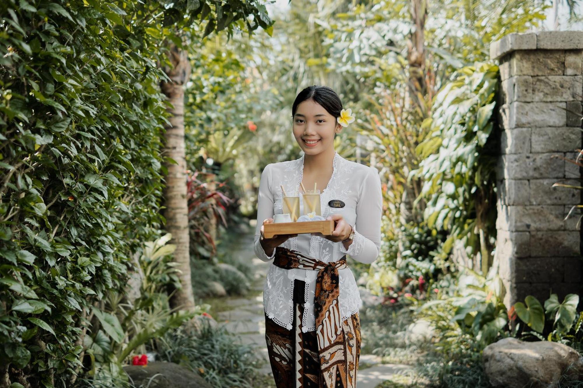 Uddhara Ubud Villa Exterior photo